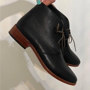 NisoloBlack Leather Lace-Up Ankle Boots with Stacked Heel